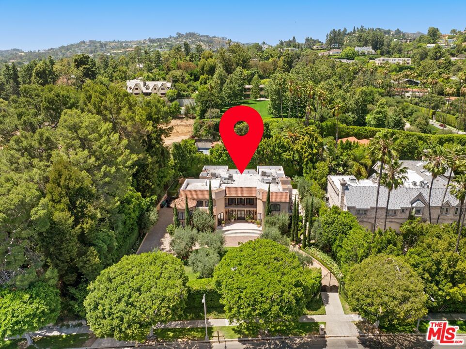 9541 Sunset Boulevard Property Photo 33