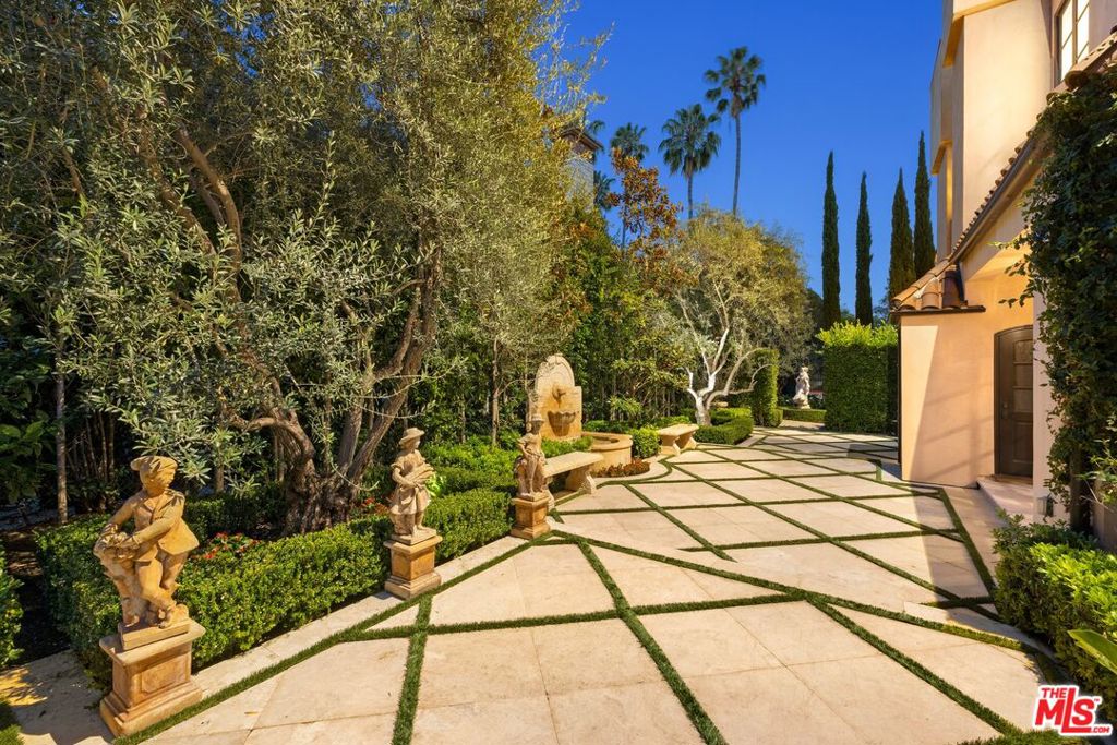 9541 Sunset Boulevard Property Photo 38