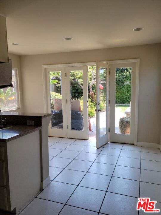 8501 Lilienthal Avenue Property Photo 3