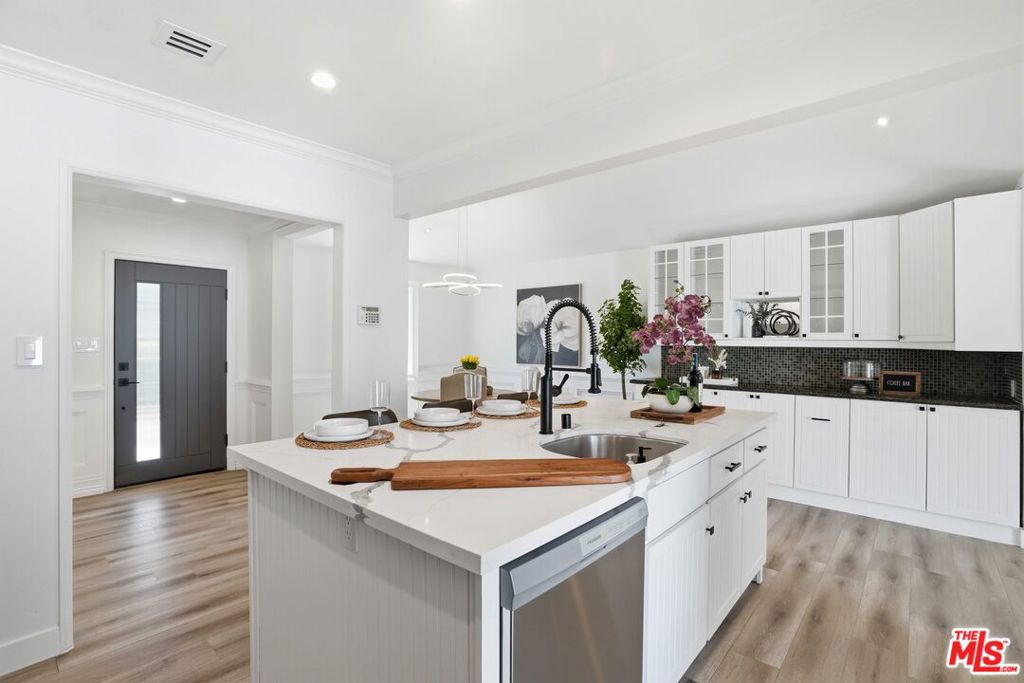 17721 Burbank Boulevard Property Photo 15