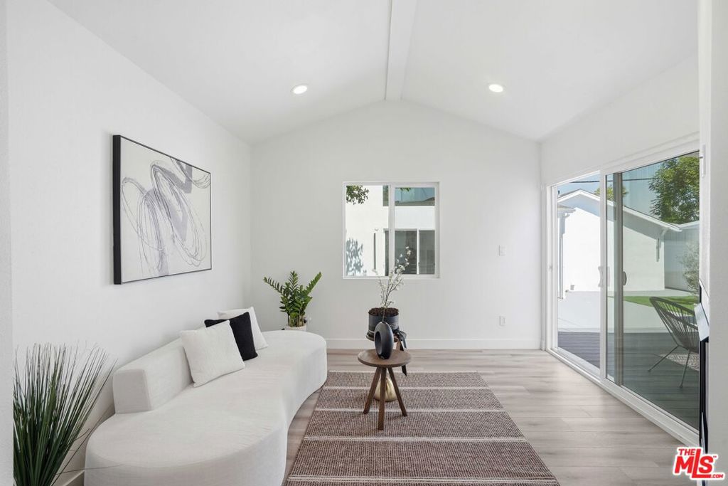 17721 Burbank Boulevard Property Photo 18
