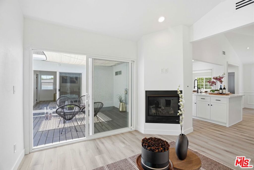 17721 Burbank Boulevard Property Photo 19