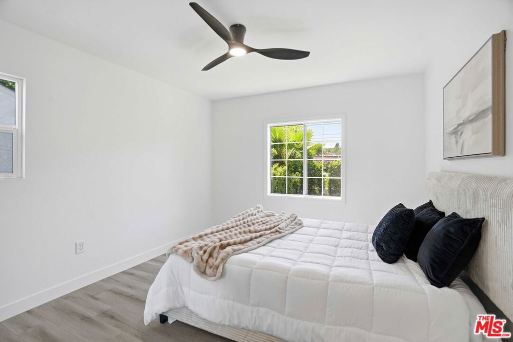 17721 Burbank Boulevard Property Photo 24