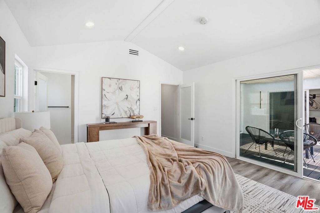 17721 Burbank Boulevard Property Photo 30