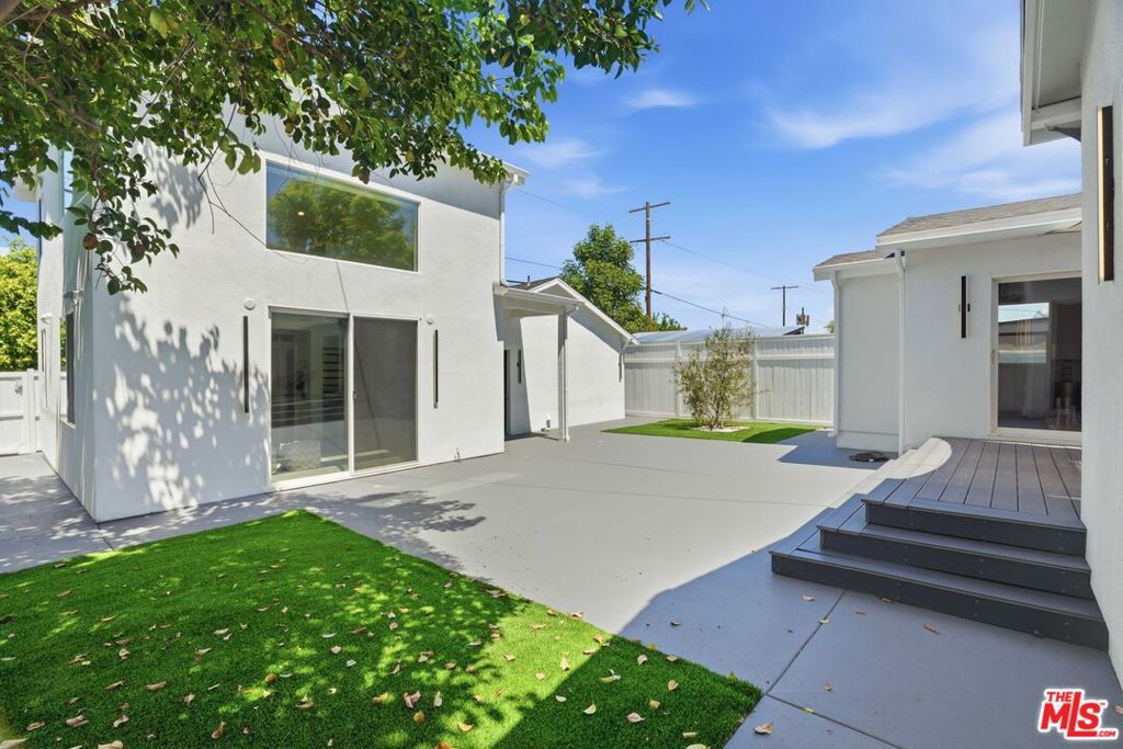 17721 Burbank Boulevard Property Photo 38