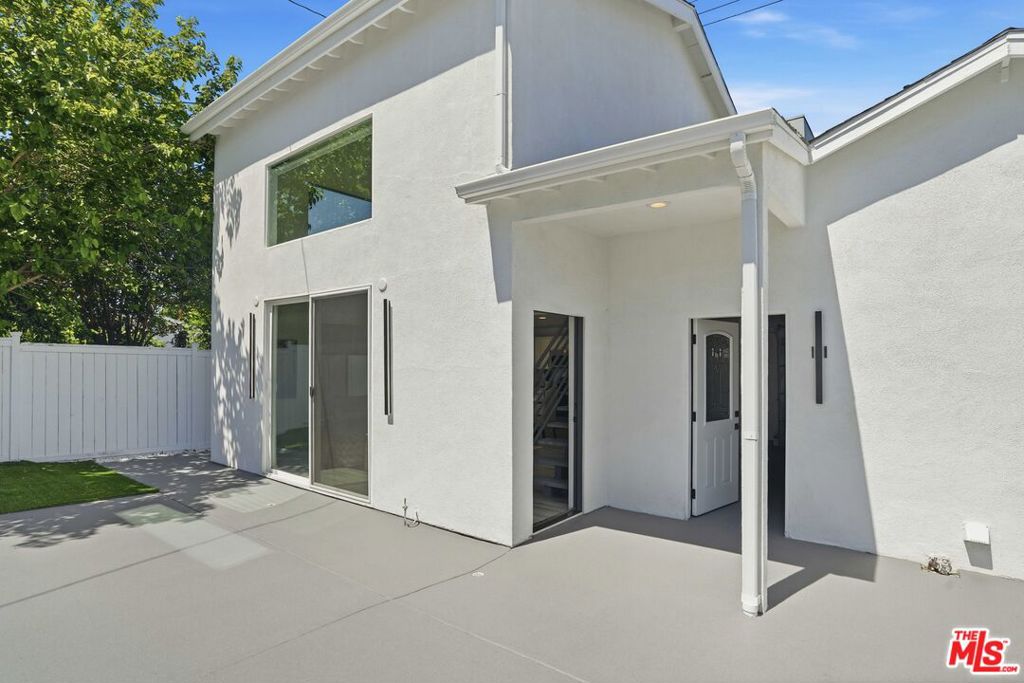 17721 Burbank Boulevard Property Photo 40