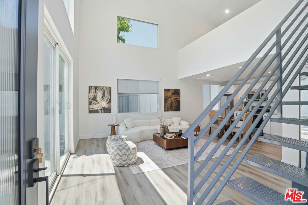 17721 Burbank Boulevard Property Photo 41