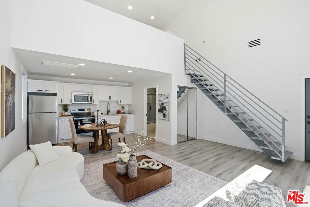 17721 Burbank Boulevard Property Photo 43