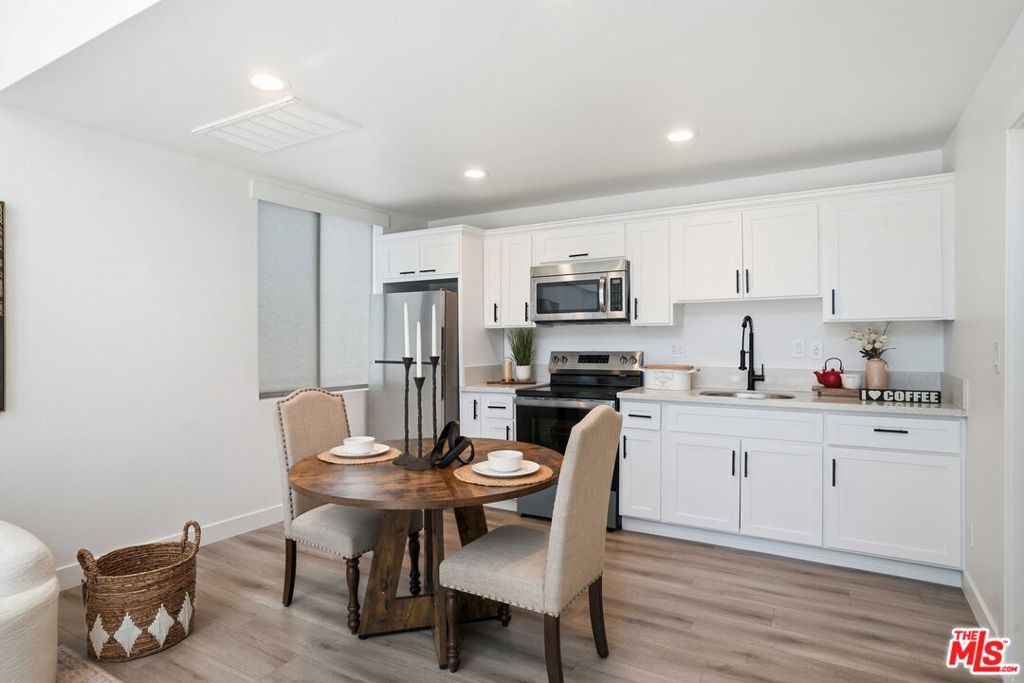 17721 Burbank Boulevard Property Photo 45