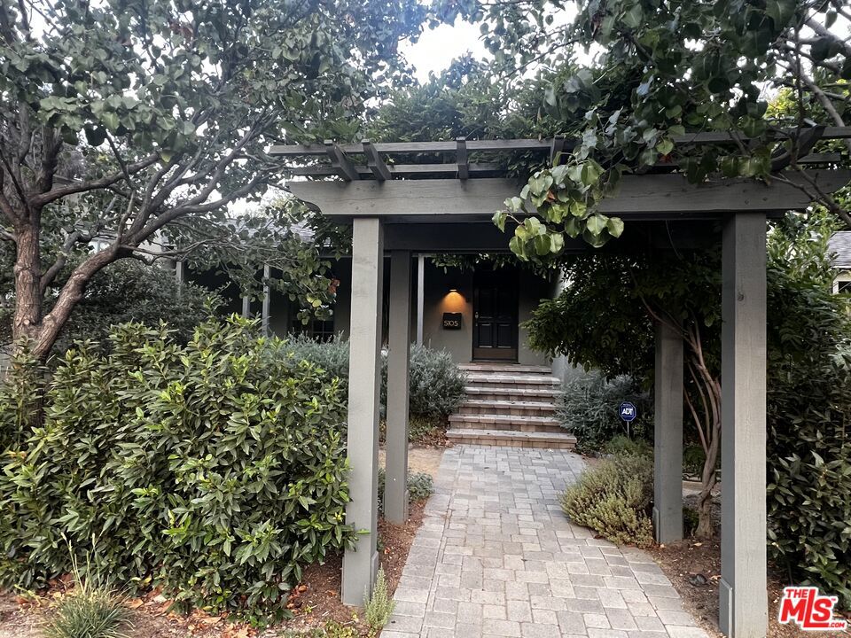 5105 Morella Avenue Property Photo 1