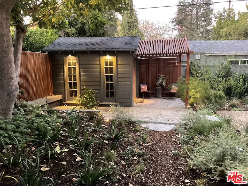 5105 Morella Avenue Property Photo 15
