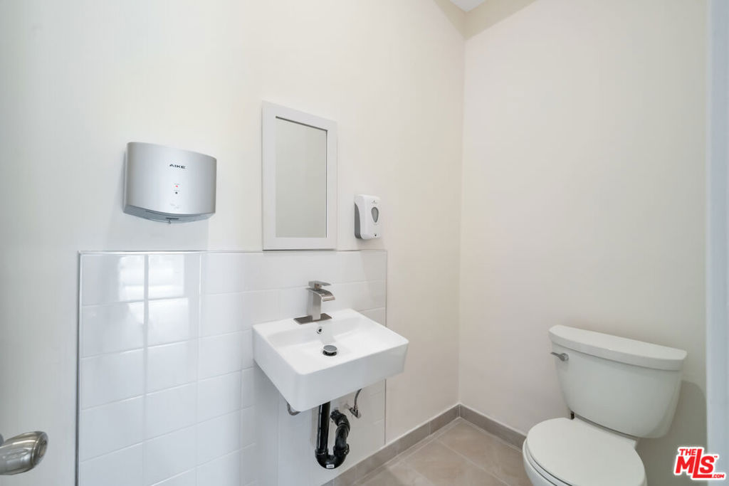 1830 W Rosecrans Avenue Property Photo 5