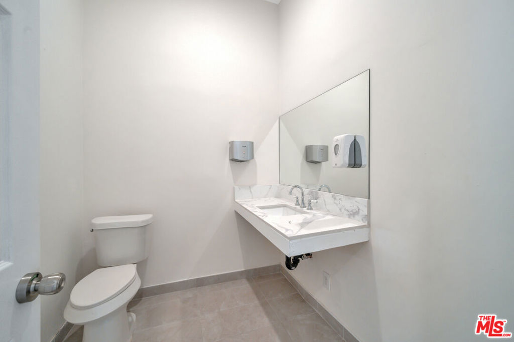 1830 W Rosecrans Avenue Property Photo 6