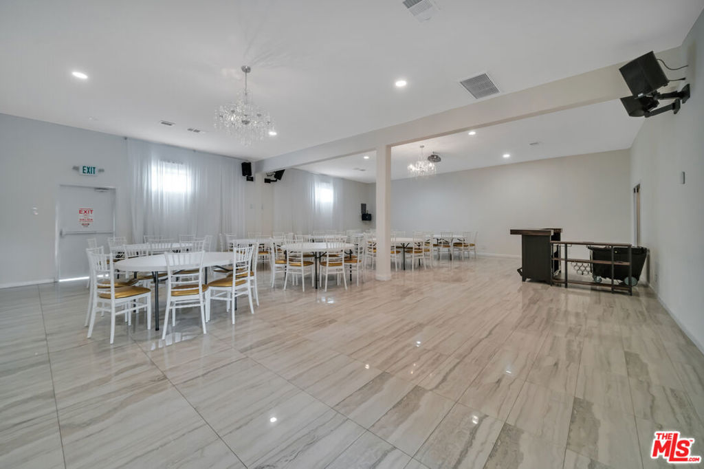 1830 W Rosecrans Avenue Property Photo 13