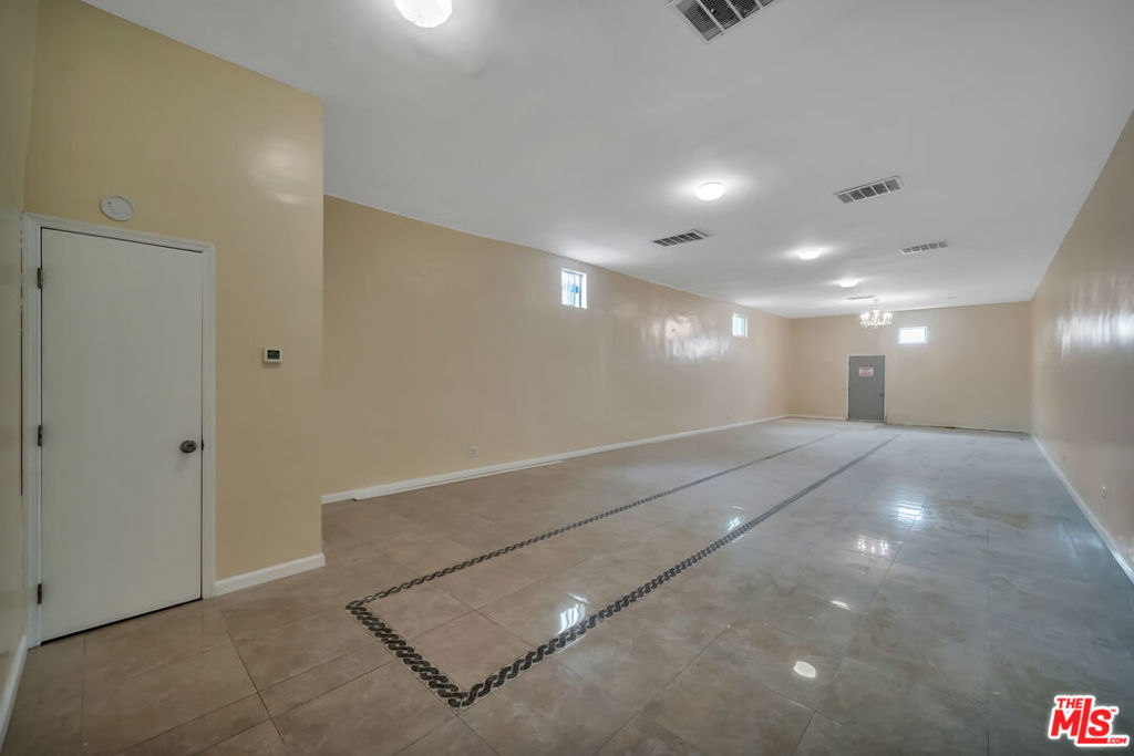 1830 W Rosecrans Avenue Property Photo 19