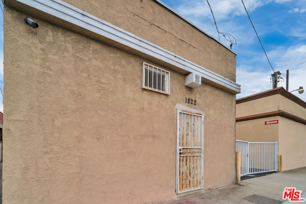 1830 W Rosecrans Avenue Property Photo 21