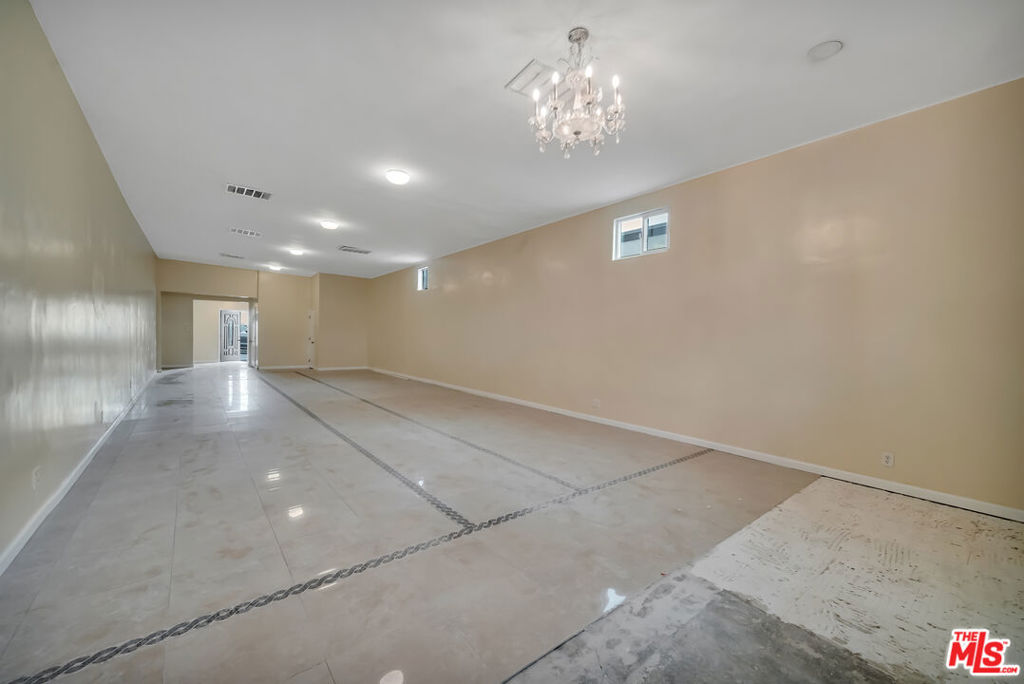 1830 W Rosecrans Avenue Property Photo 22