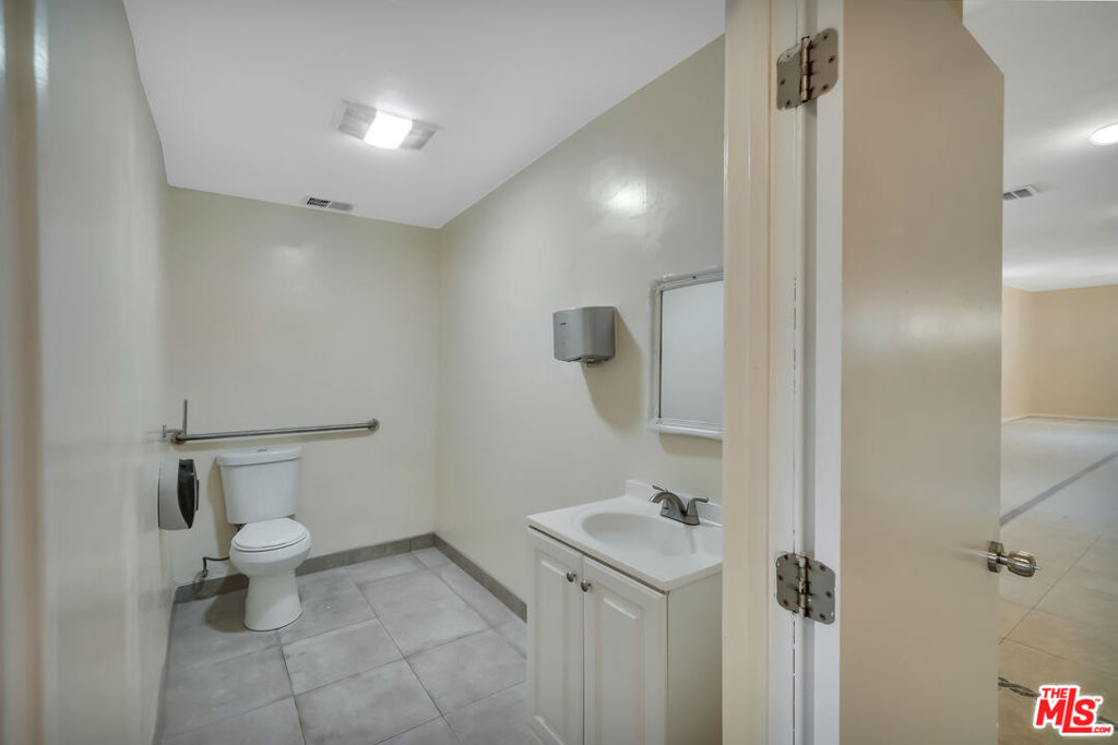 1830 W Rosecrans Avenue Property Photo 24