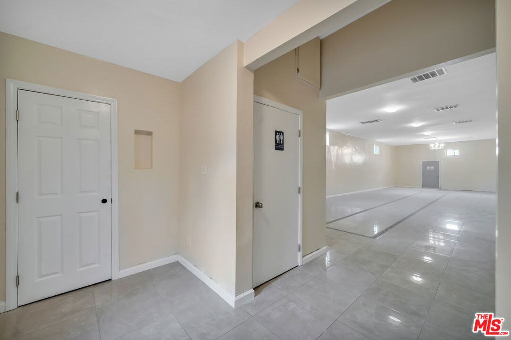 1830 W Rosecrans Avenue Property Photo 25