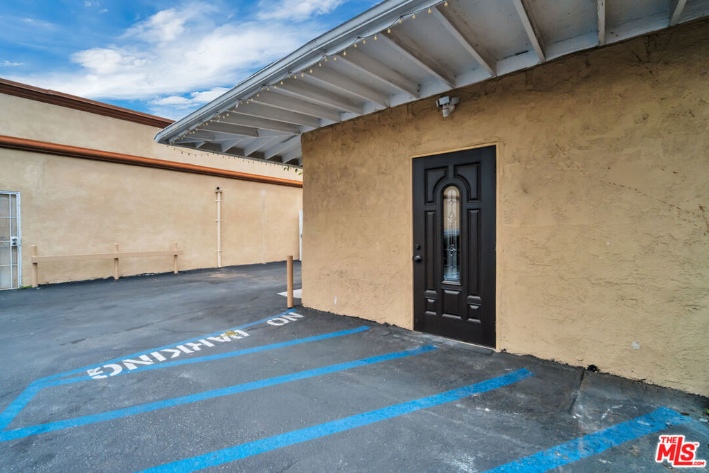1830 W Rosecrans Avenue Property Photo 26