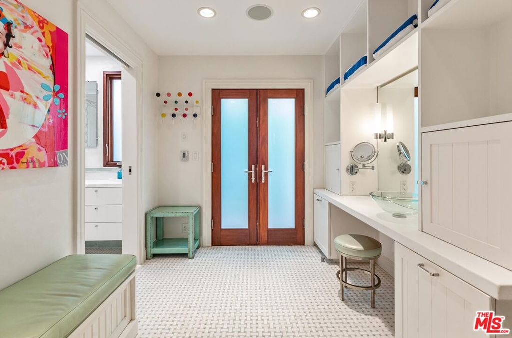 23416 Malibu Colony Road Property Photo 4