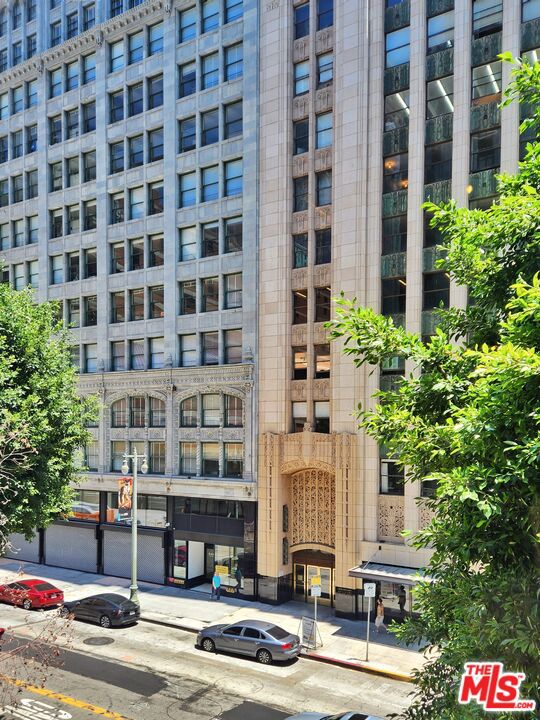 849 S Broadway 203 Property Photo 8