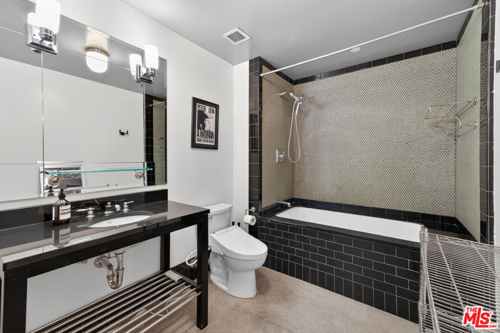 849 S Broadway 203 Property Photo 16
