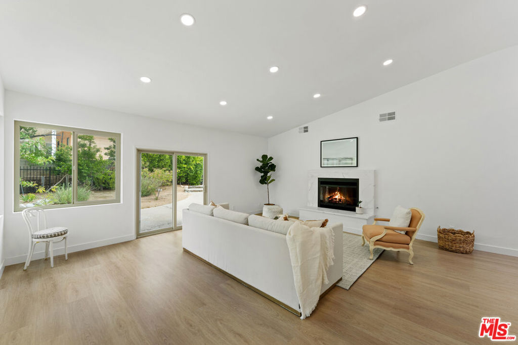 24228 Dry Canyon Cold Creek Road Property Photo 14