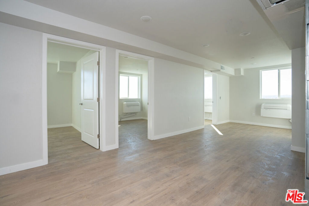 4186 S Western Avenue Property Photo 13