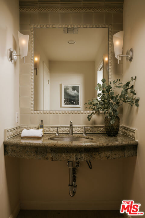 16457 Marbro Drive Property Photo 13