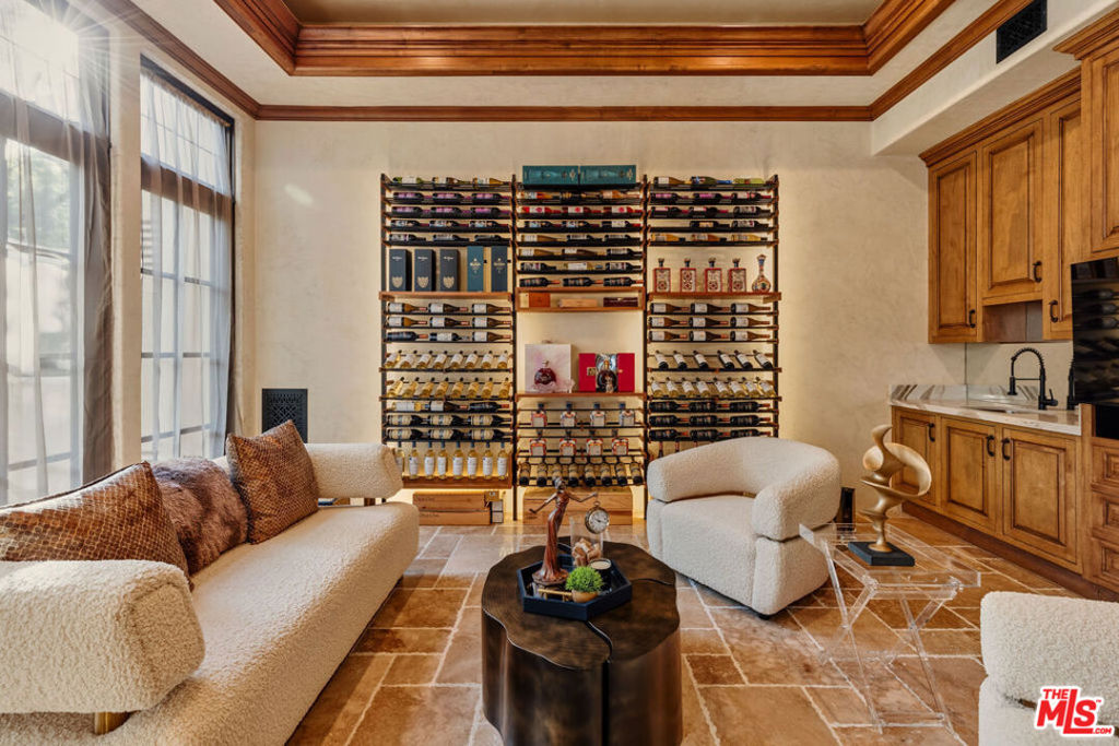 2374 Earls Court Property Photo 21