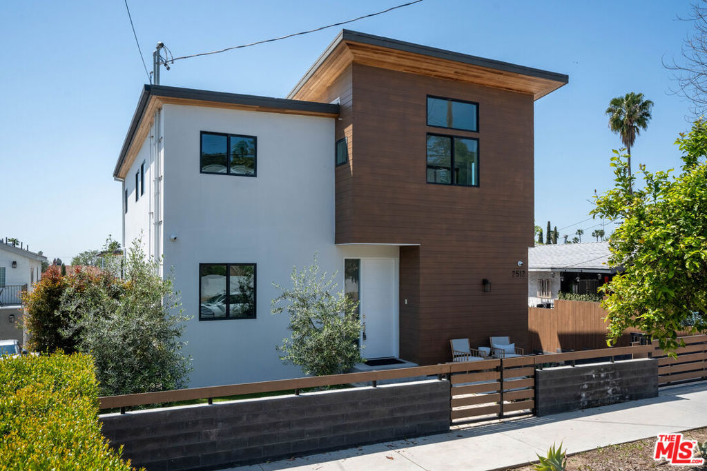 2512 Berkeley Avenue Property Photo 1