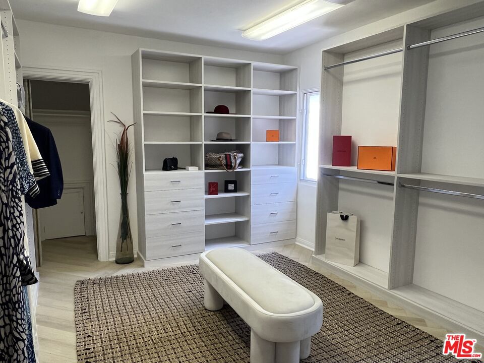 508 N Canon Drive Property Photo 32
