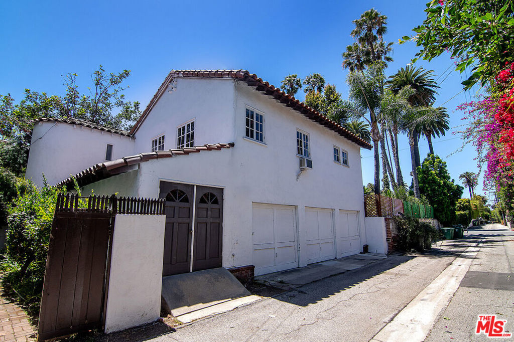 508 N Canon Drive Property Photo 43