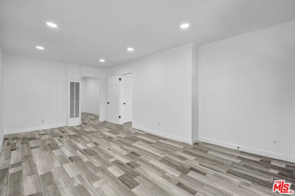 425 N Eastern Avenue Property Photo 12