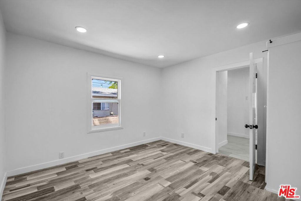425 N Eastern Avenue Property Photo 15