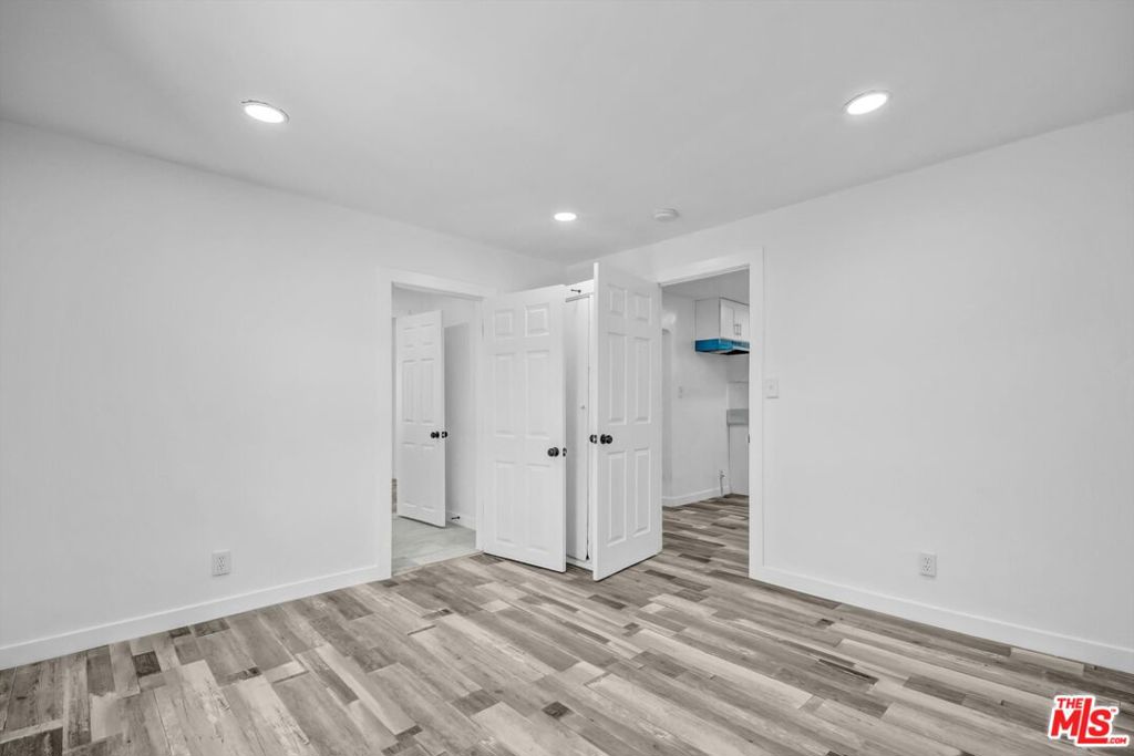 425 N Eastern Avenue Property Photo 16
