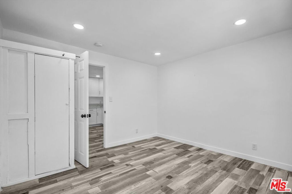 425 N Eastern Avenue Property Photo 17