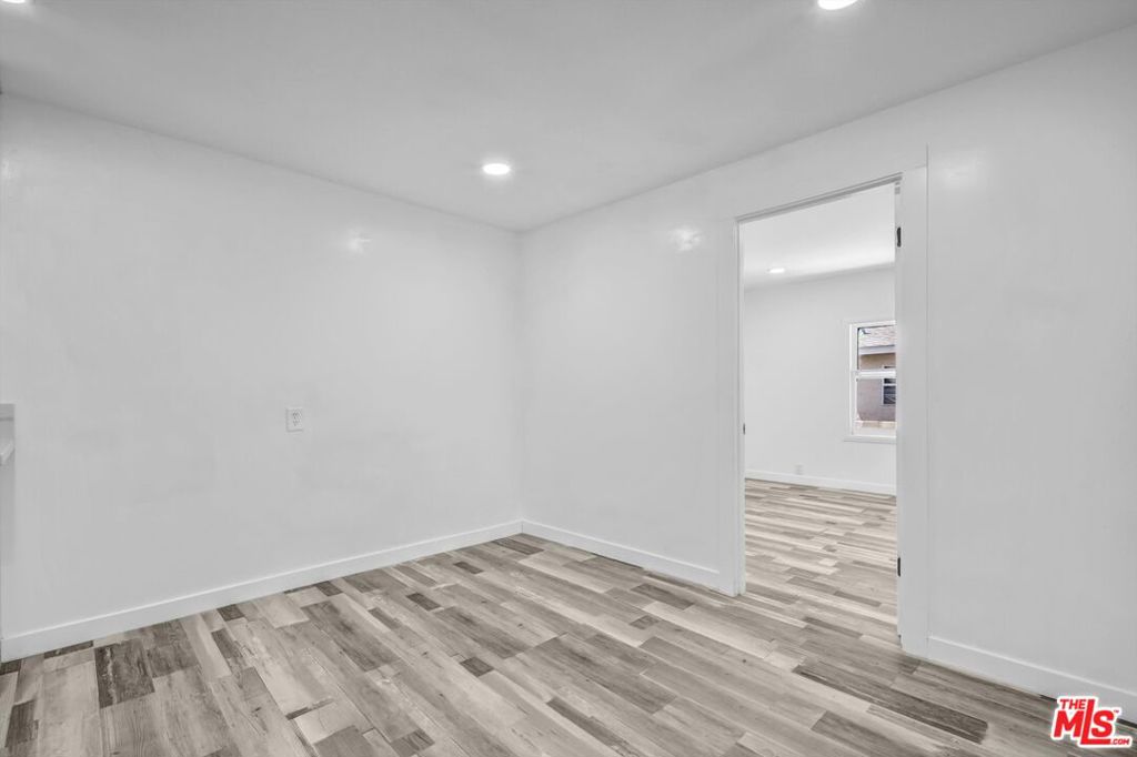 425 N Eastern Avenue Property Photo 23