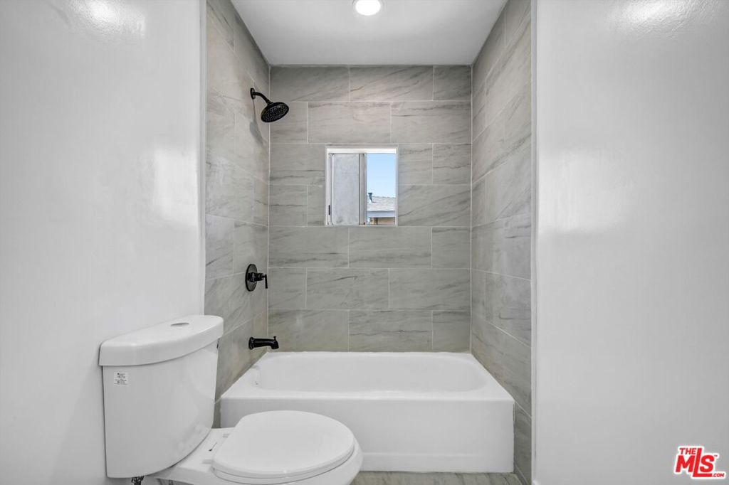425 N Eastern Avenue Property Photo 34