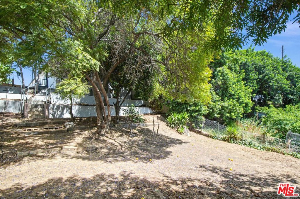 425 N Eastern Avenue Property Photo 39