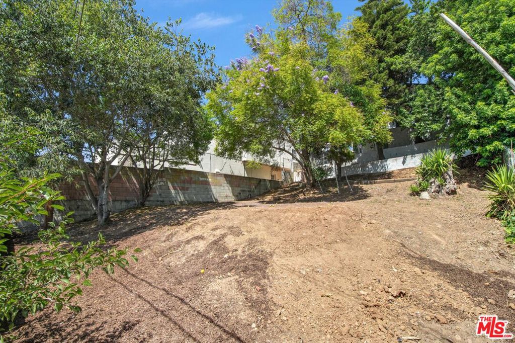 425 N Eastern Avenue Property Photo 40