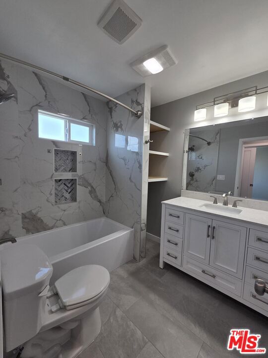 5353 S Harcourt Avenue Property Photo 10