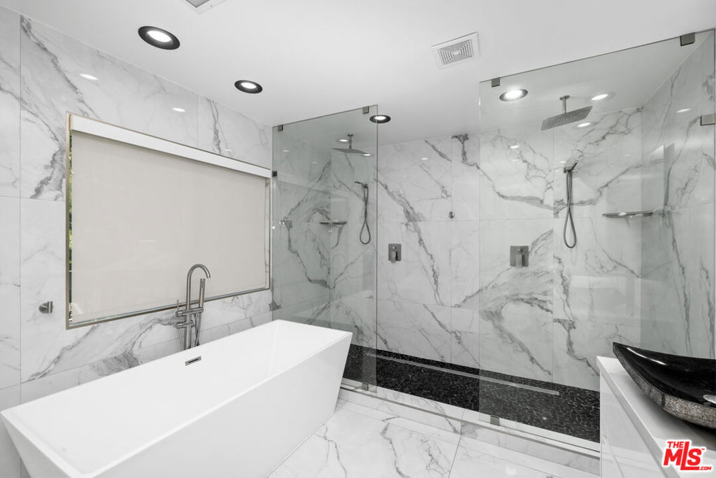 1750 N Beverly Glen Boulevard Property Photo 21