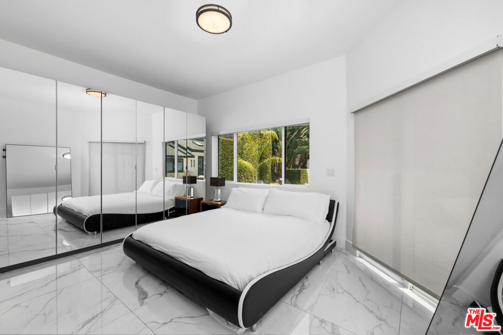 1750 N Beverly Glen Boulevard Property Photo 23