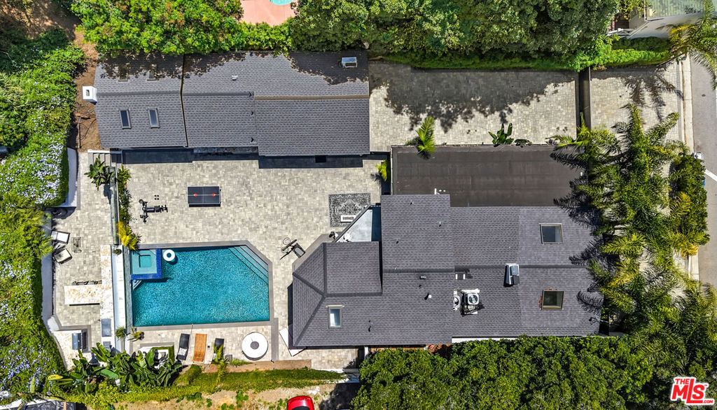 1750 N Beverly Glen Boulevard Property Photo 38