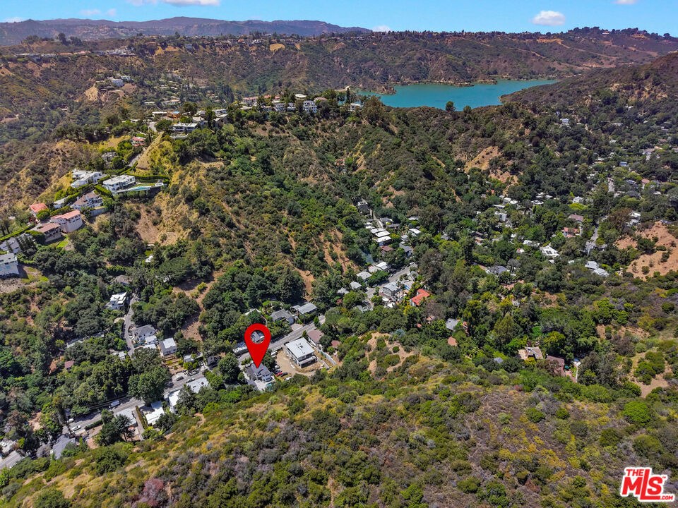 1750 N Beverly Glen Boulevard Property Photo 41
