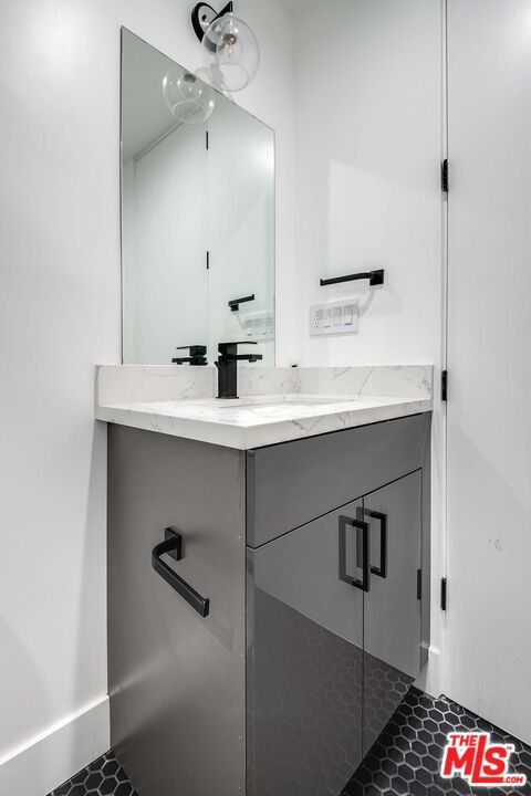 15330 Weddington Street Property Photo 19