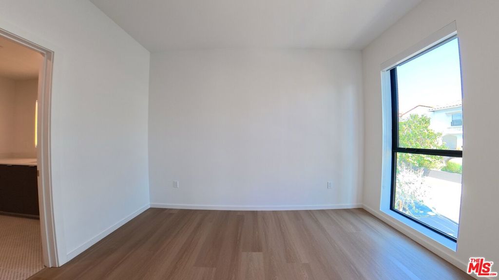 5119 Colfax Avenue 202 Property Photo 18