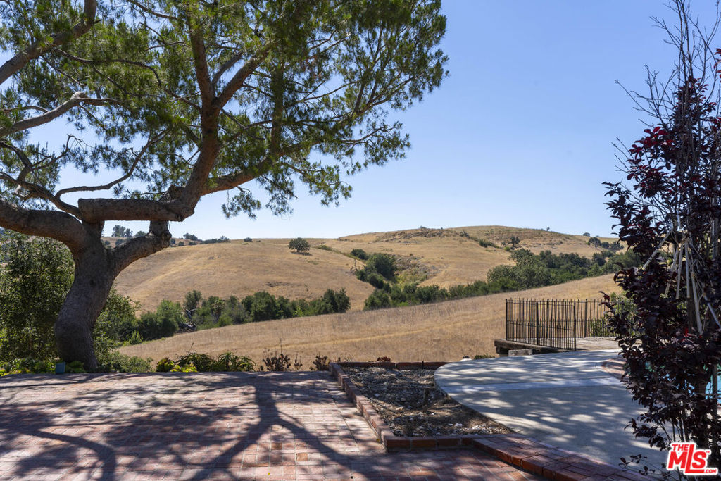 24962 Eldorado Meadow Road Property Photo 4